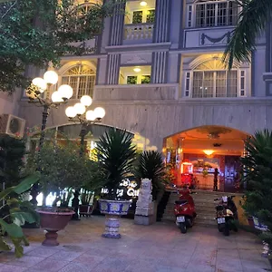 2* Hotel Hoang Quan